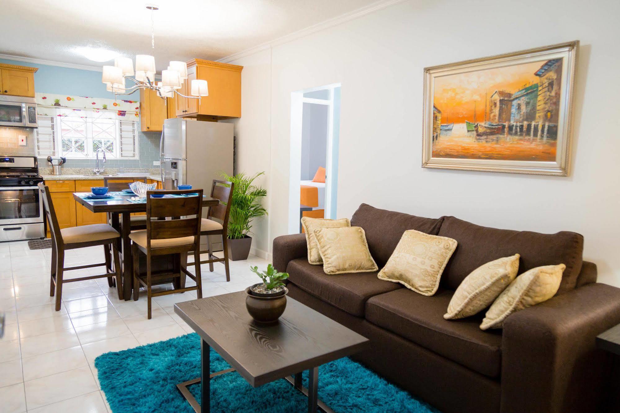 Centrally Located Guest Apartments Kingston Eksteriør billede